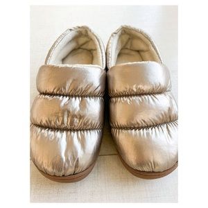 Rockdove Down Camper Memory Foam Slipper in Champagne
